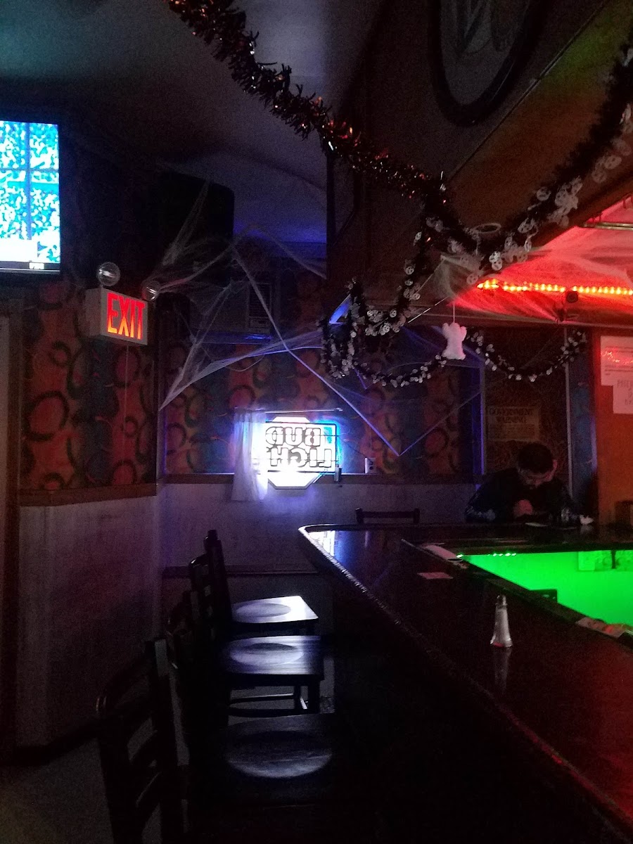 83-02 Galicia Bar